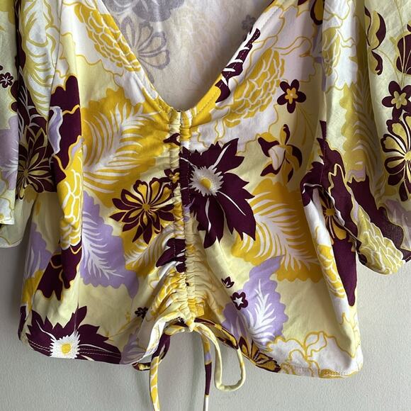 Maeve Cinched Flutter-Sleeve Top Yellow Motif - Picture 5 of 16